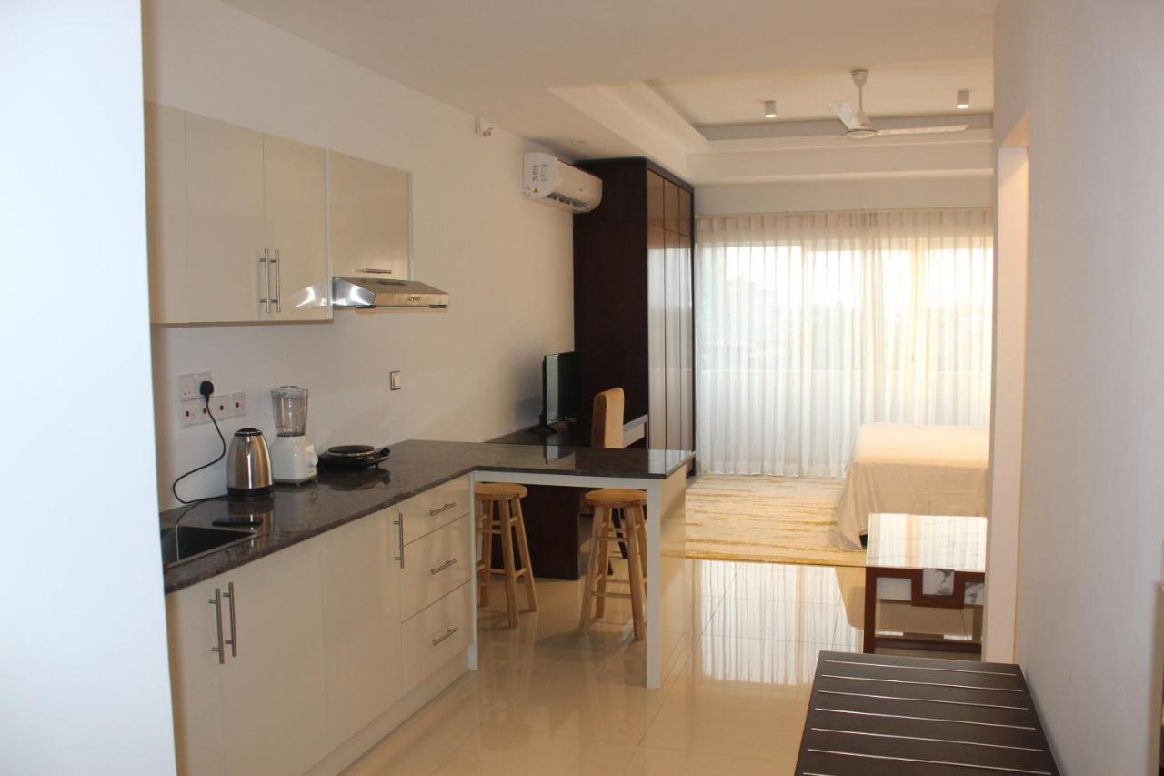 Ocean Breeze Sea View Luxury Apartments Negombo Exteriör bild