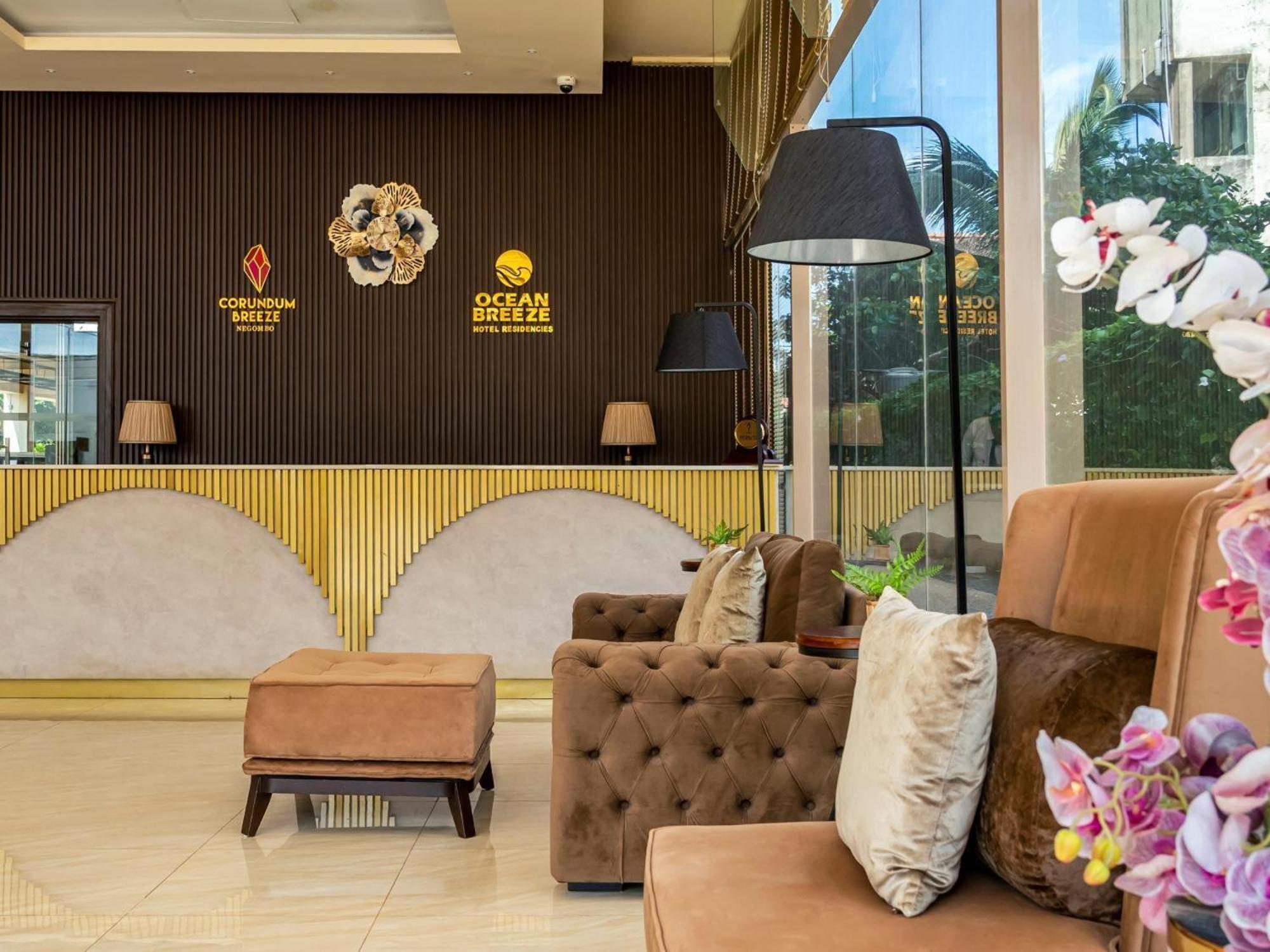 Ocean Breeze Sea View Luxury Apartments Negombo Exteriör bild