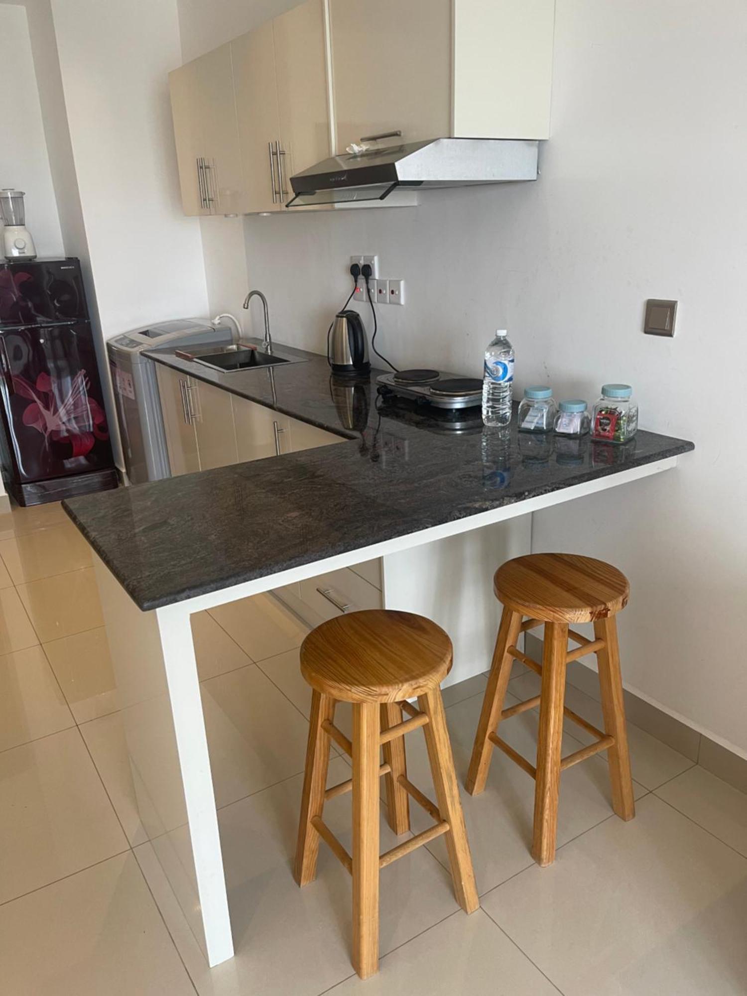 Ocean Breeze Sea View Luxury Apartments Negombo Exteriör bild