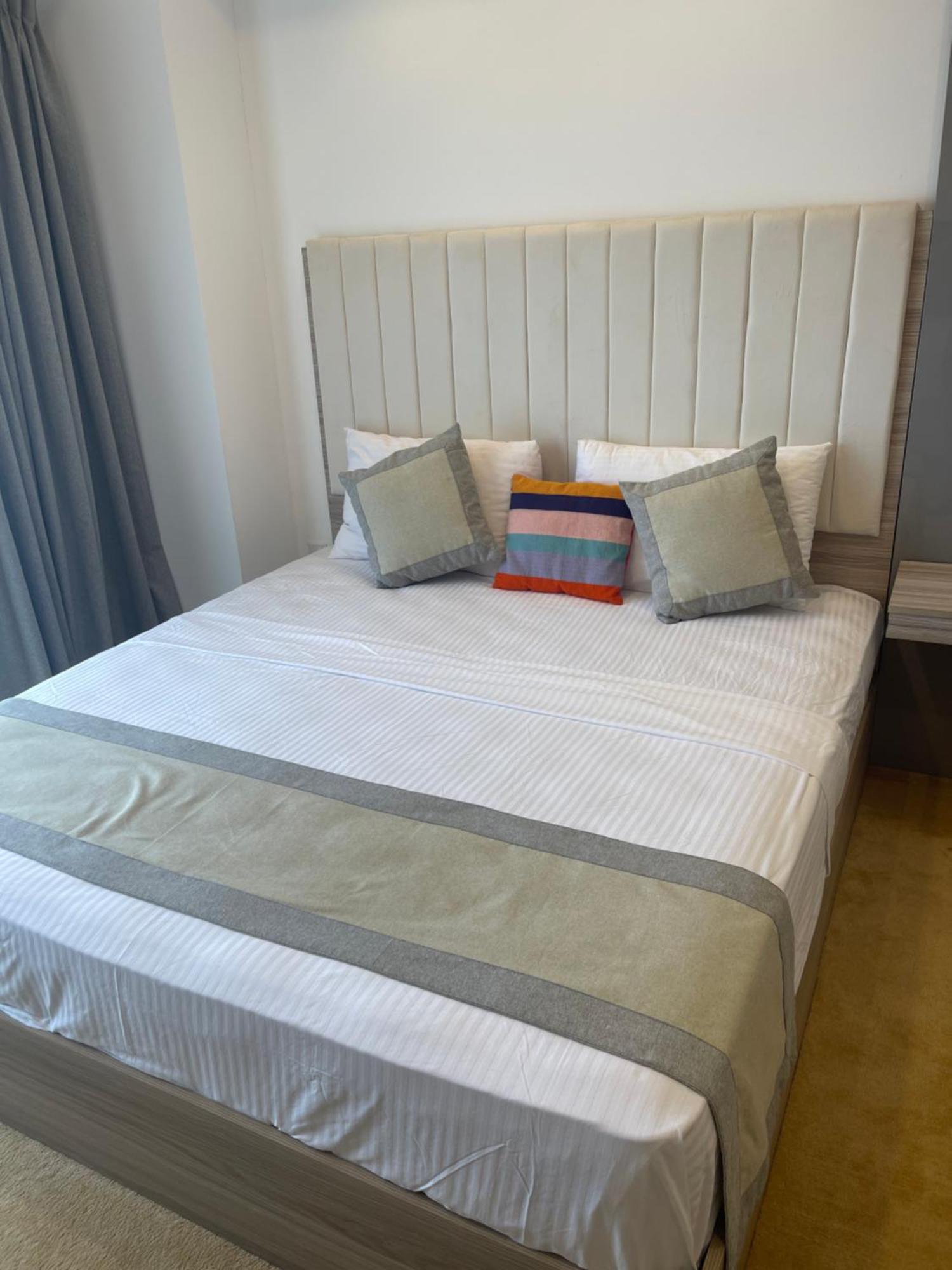 Ocean Breeze Sea View Luxury Apartments Negombo Exteriör bild
