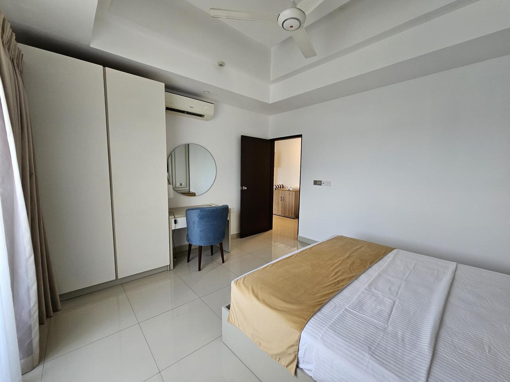 Ocean Breeze Sea View Luxury Apartments Negombo Exteriör bild